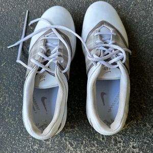 Nike Air Womens Golf Shoes Leather 549576-102 White Tan Plaid Size 8 M Shoes.